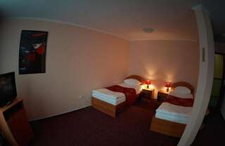 Отель Отель Украина Луцк Двухместный номер Делюкс с 1 кроватью или 2 отдельными кроватями-7